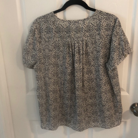 Spotted split neck shirt - Picture 6 of 7